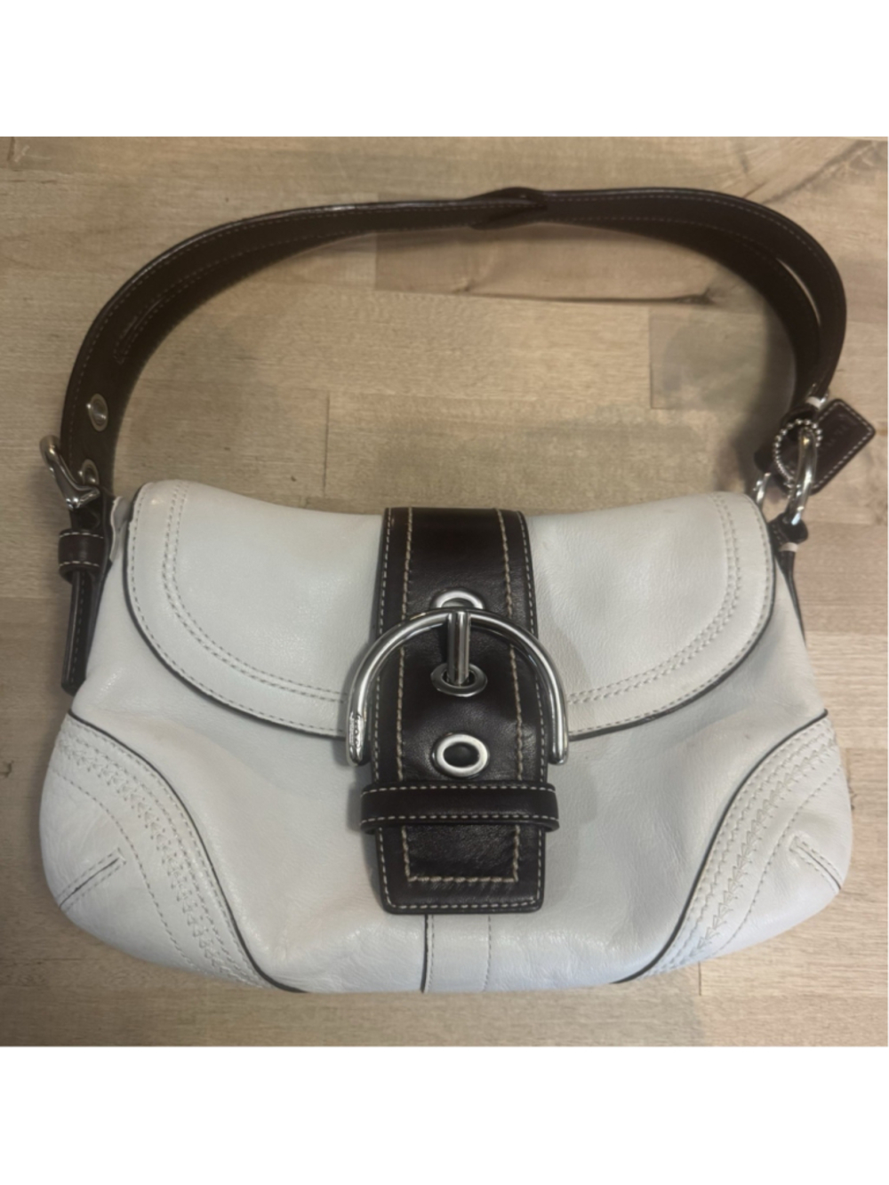 COACH RARE Soho White And Brown Leather Contrast Stitch Big Buckle K0662-10577